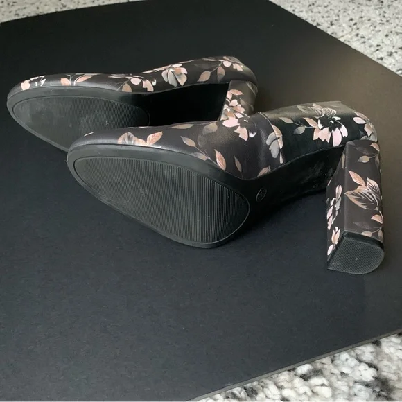 Floral High heels Le Chateau shoes - Picture 4 of 5